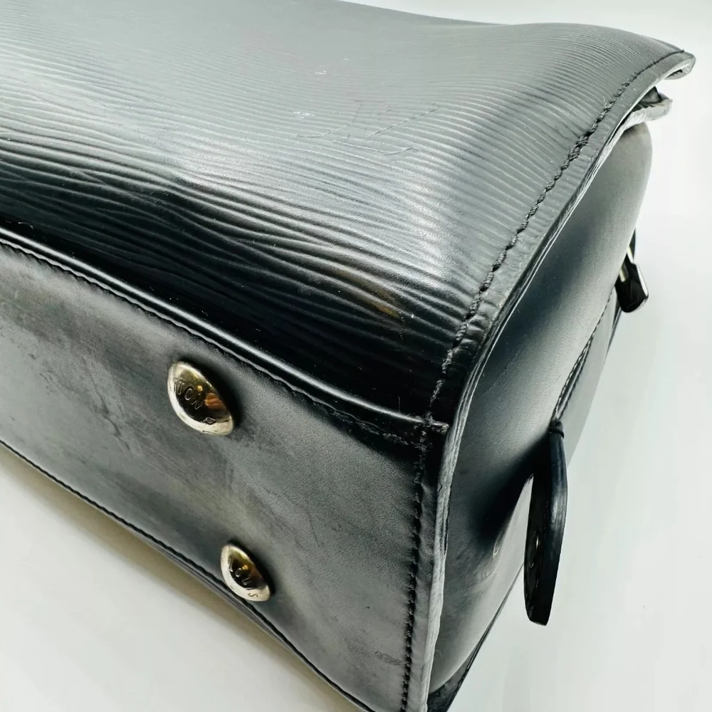 LOUIS VUITTON Black Epi Leather Pont Neuf Handbag